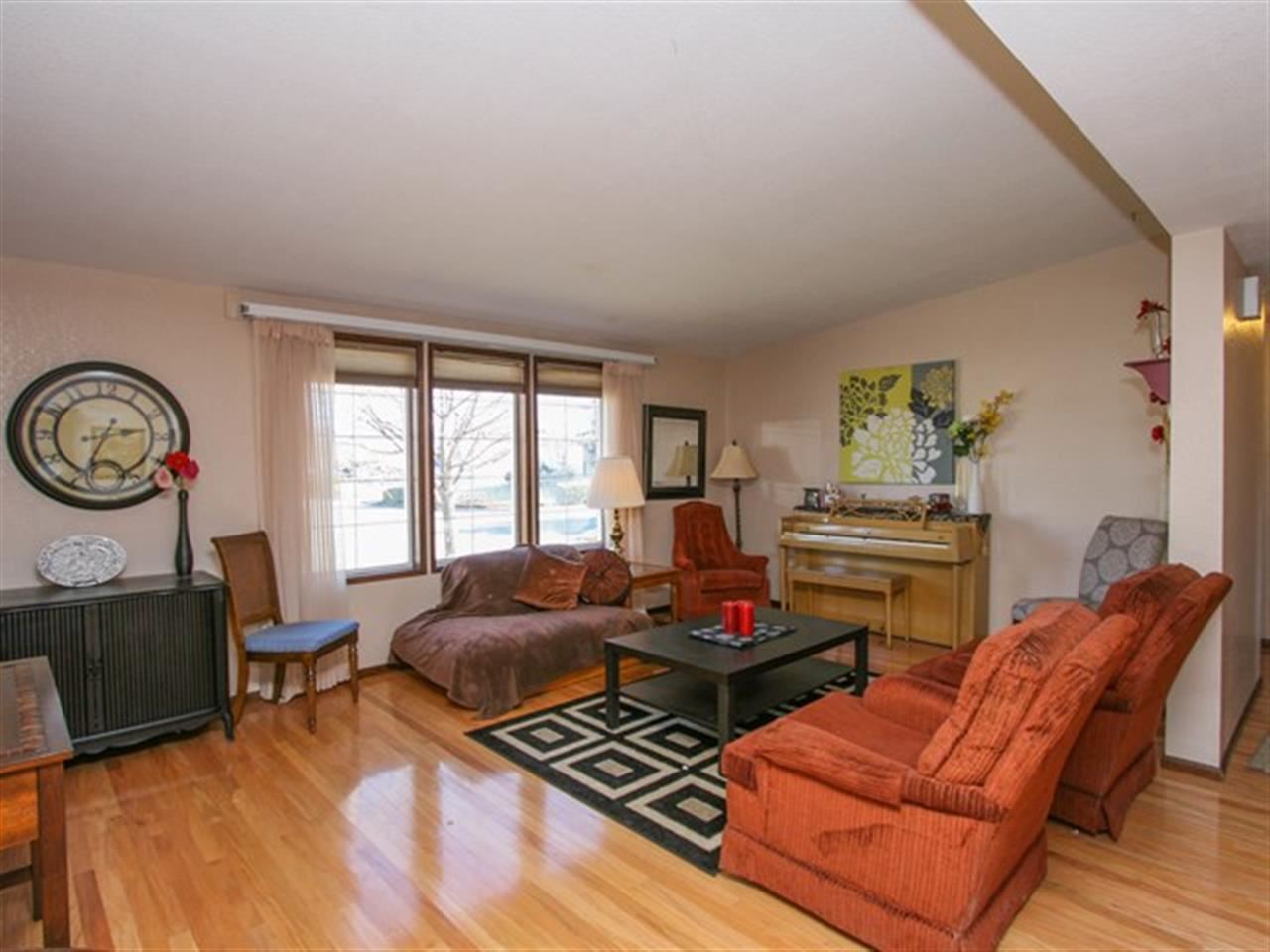1819 N Glenbrook Rd - Photo 3