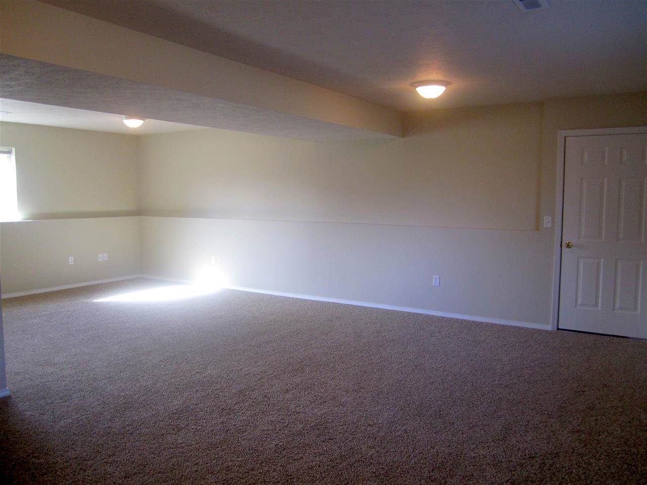2645 Thurston - Photo 11