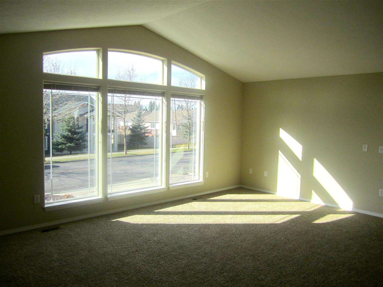 2645 Thurston - Photo 6