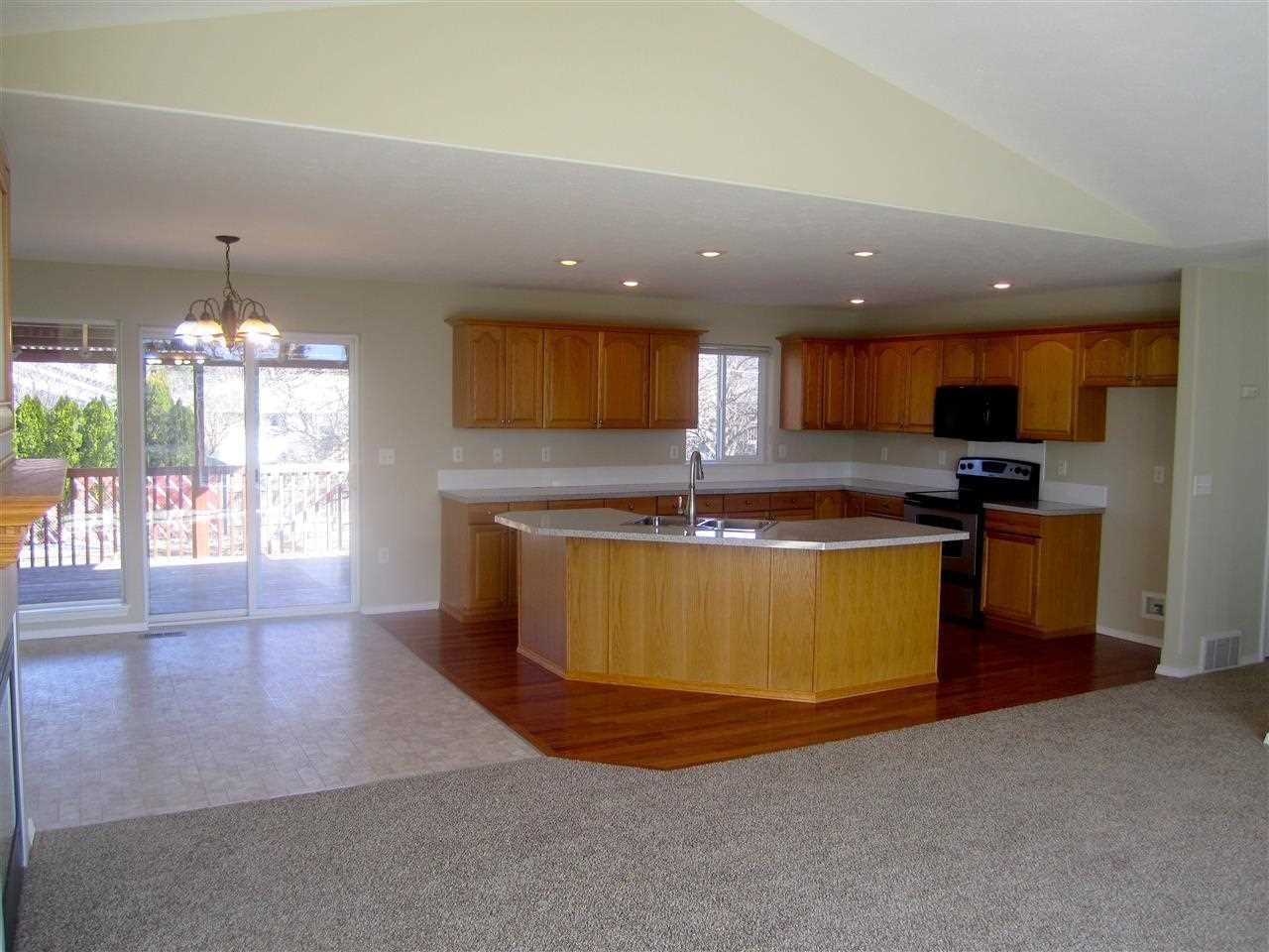 2645 Thurston - Photo 7