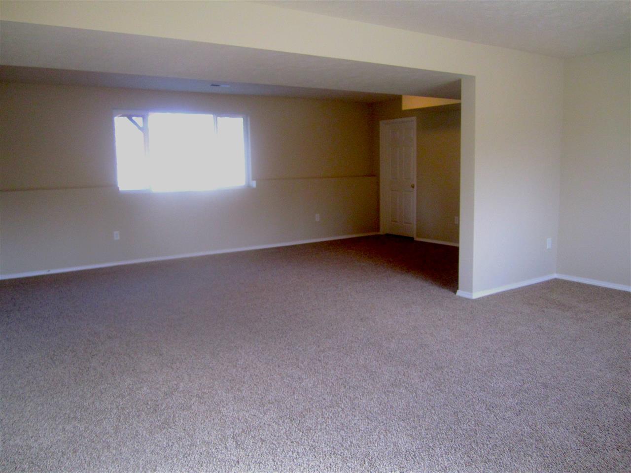 2645 Thurston - Photo 10