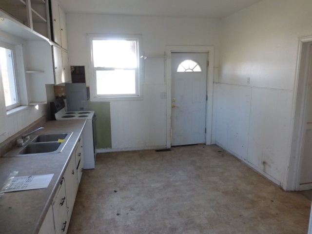 305 W Rednour Street - Photo 11