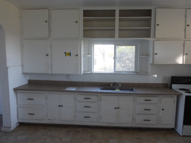 305 W Rednour Street - Photo 12