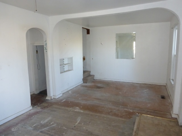 305 W Rednour Street - Photo 9