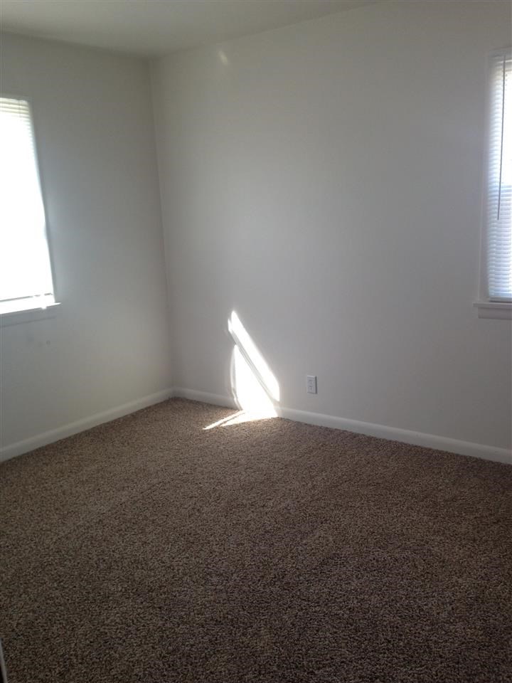 1105 N University - Photo 4