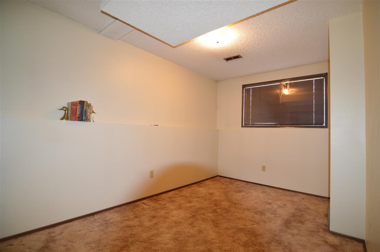 6422 N VICTOR St - Photo 9
