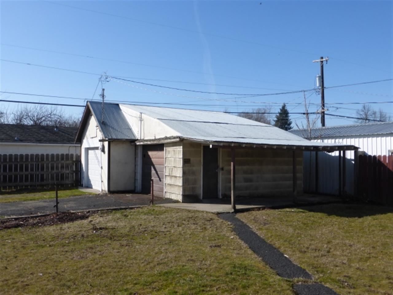 2128 E Sharp - Photo 4