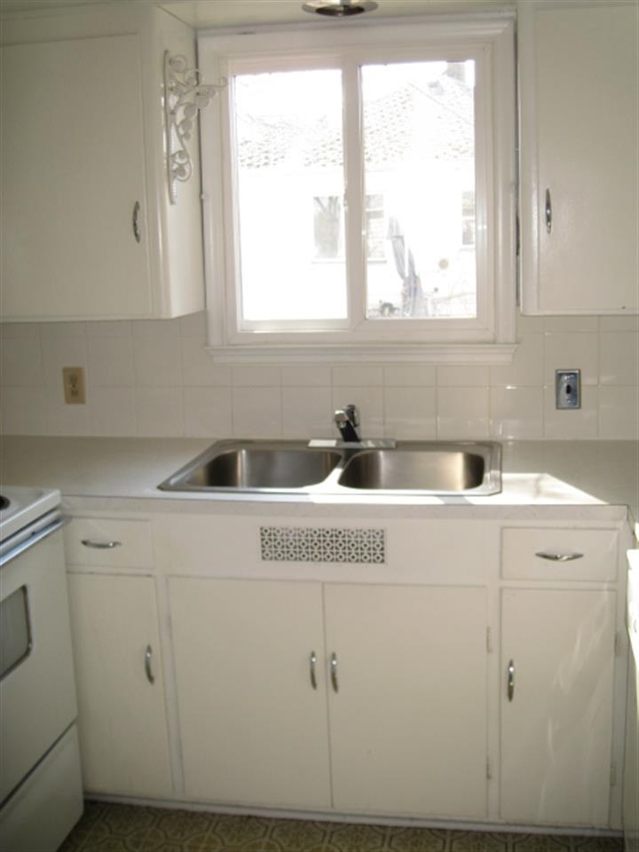 2128 E Mission Ave - Photo 3