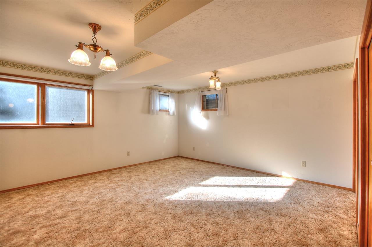 5411 W Woodview Ct - Photo 14