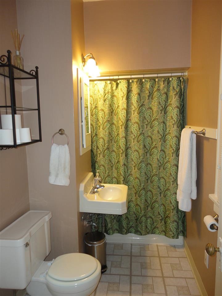 1120 W 11TH - Photo 15