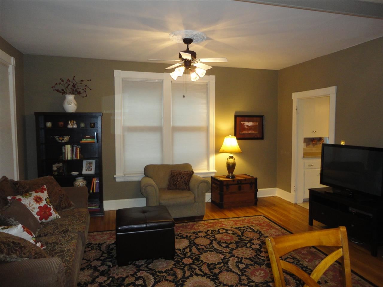 1120 W 11TH - Photo 4