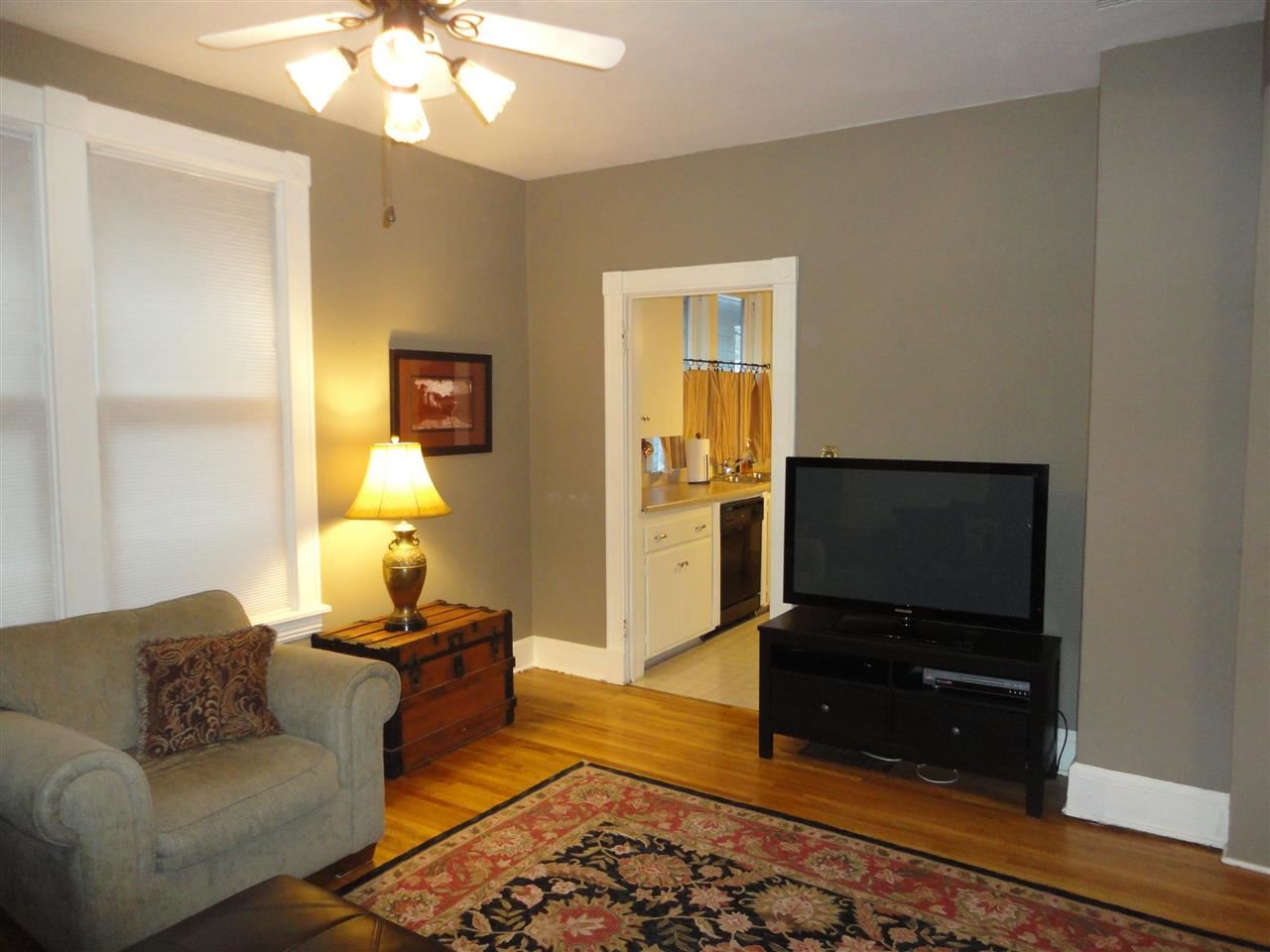 1120 W 11TH - Photo 5