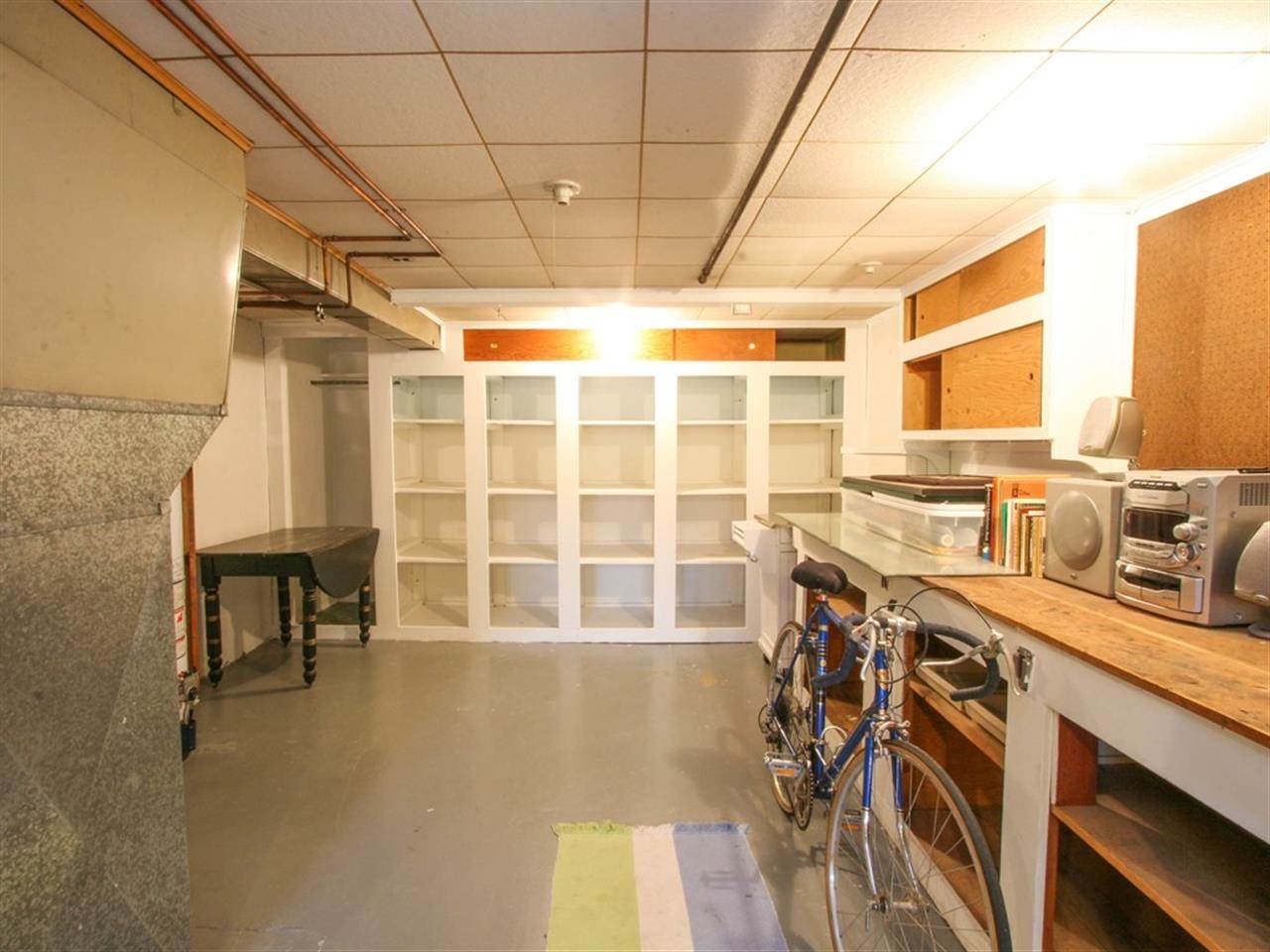 720 E Thurston - Photo 12