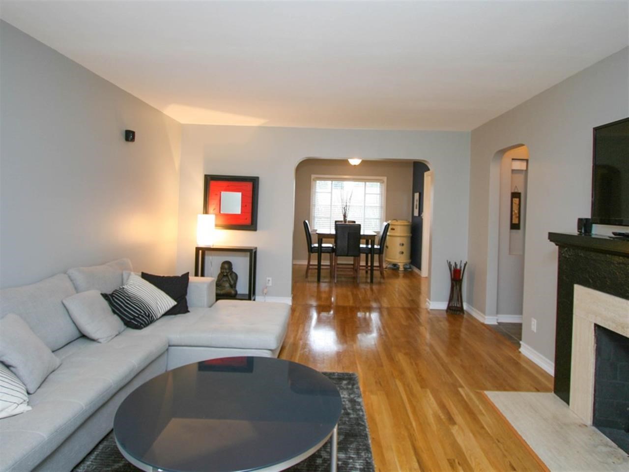 720 E Thurston - Photo 3
