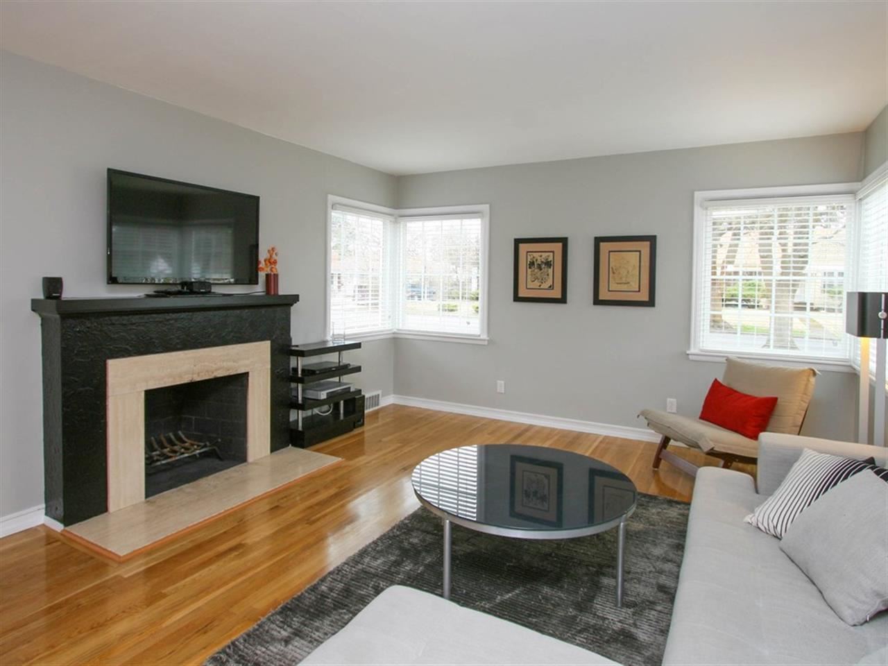 720 E Thurston - Photo 4