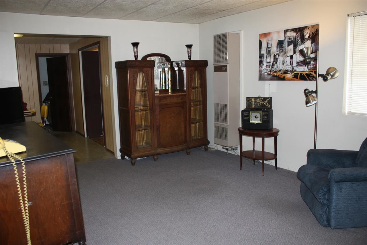 1623 E Bridgeport Ave - Photo 4