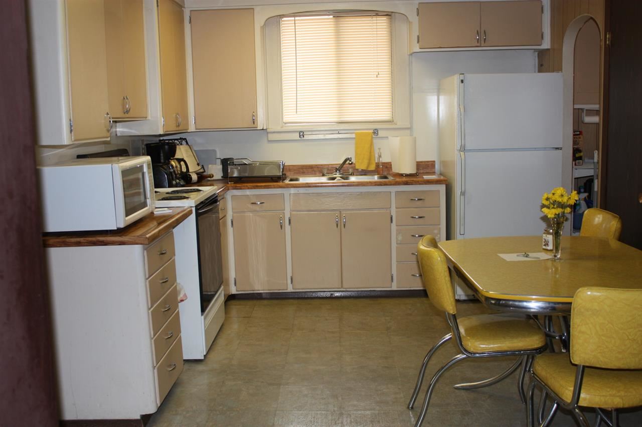 1623 E Bridgeport Ave - Photo 9