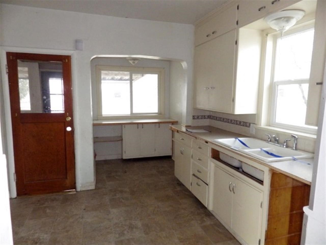 2224 E Mission Ave - Photo 9