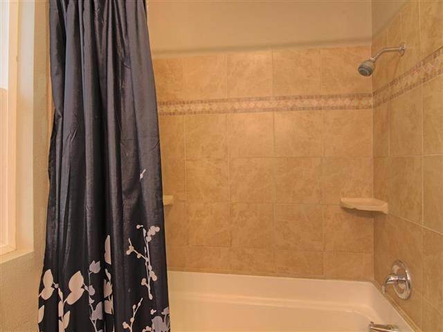 523 E 7th Ave - Photo 8