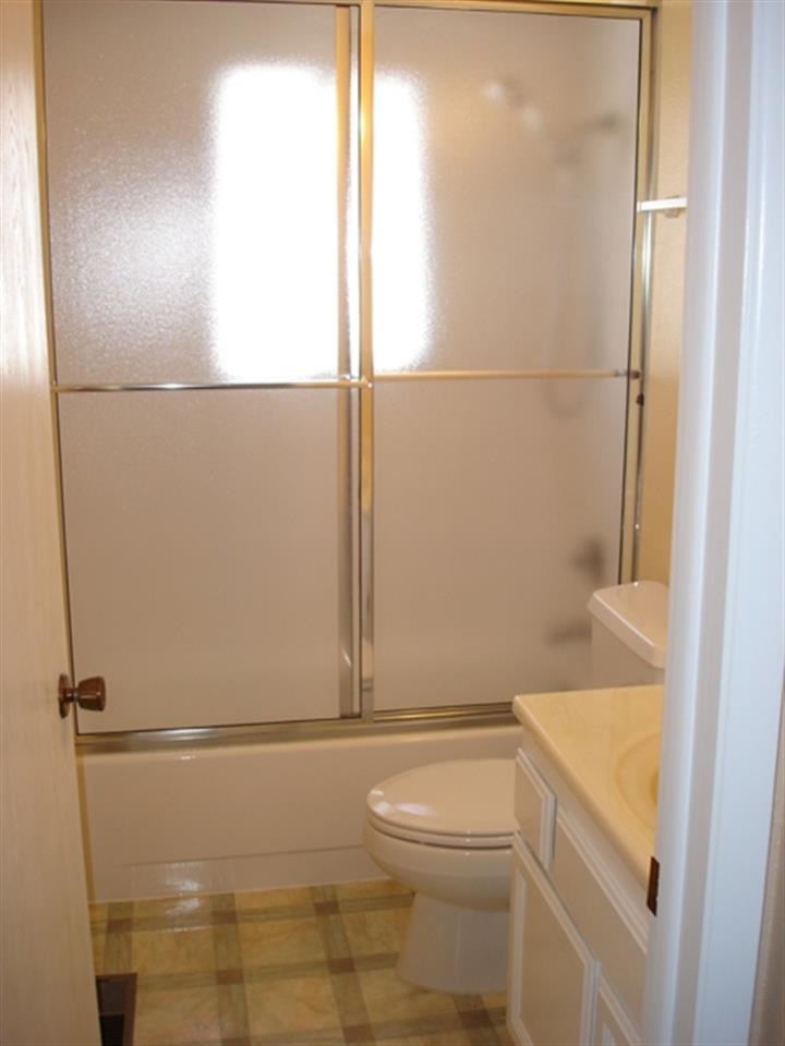 3307 S Fiske St - Photo 9
