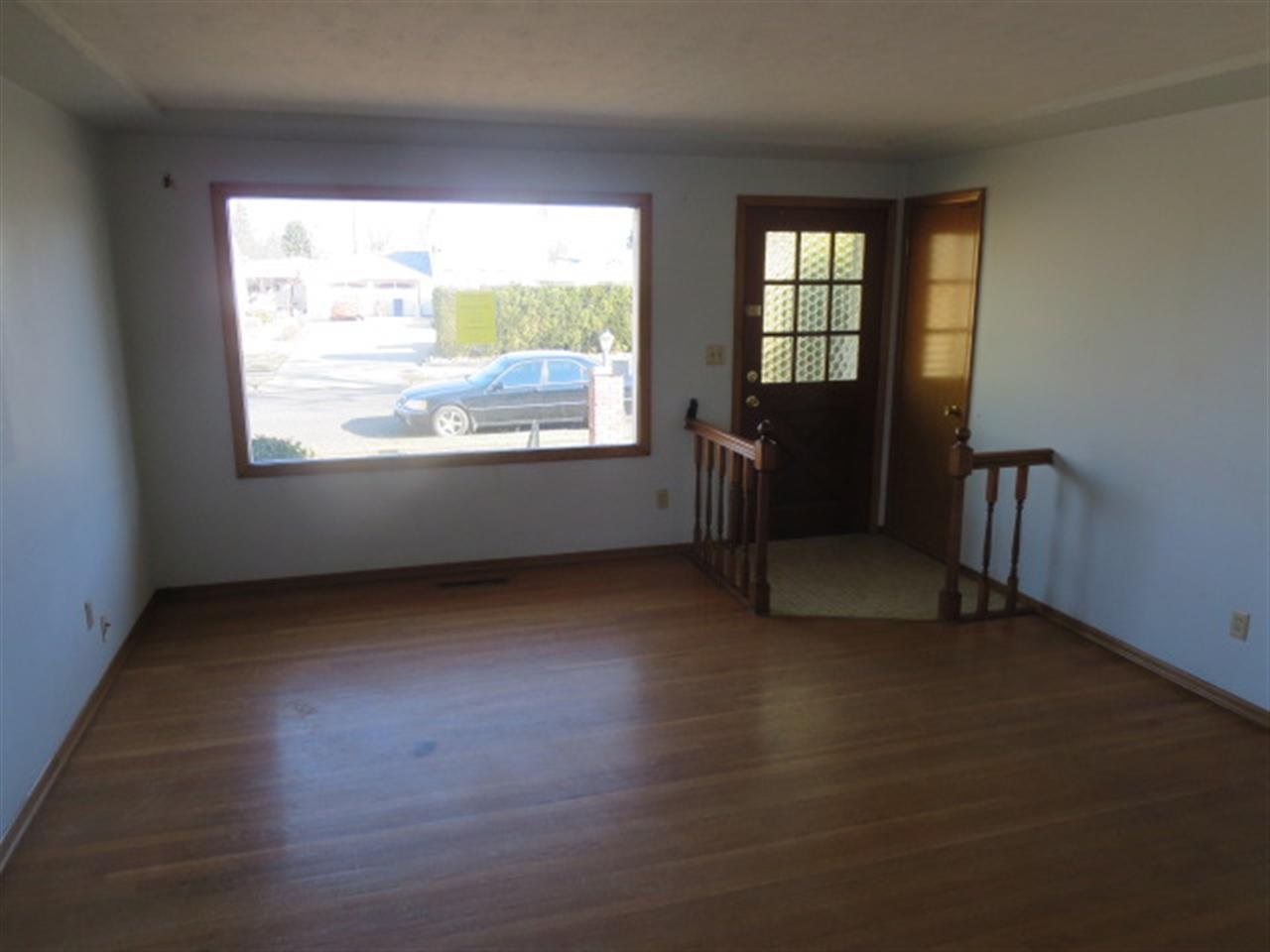 1228 E Queen Ave - Photo 3