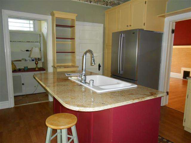 701 E 10th - Photo 12