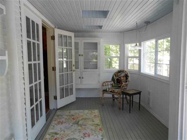 701 E 10th - Photo 10
