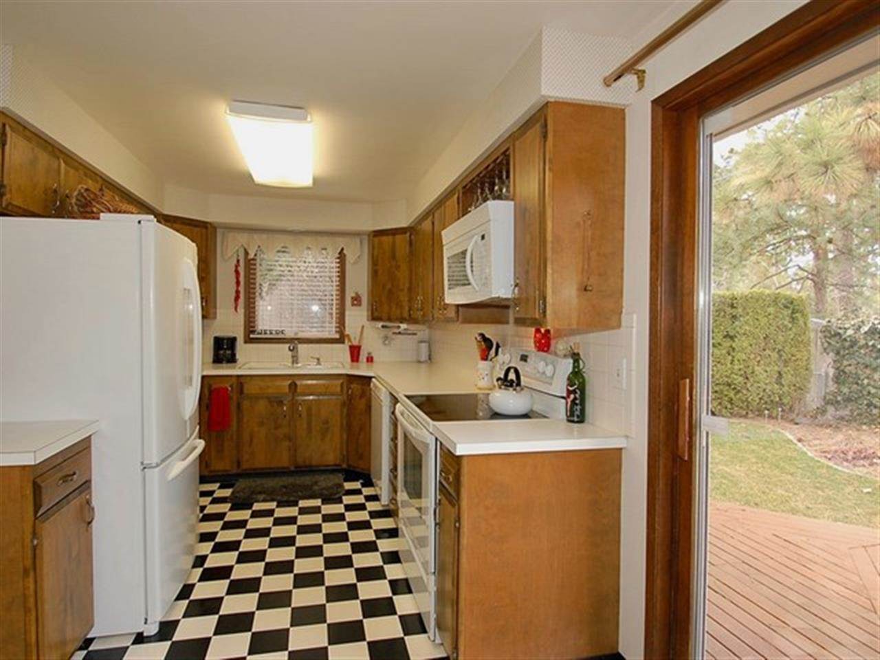 1539 E 29th - Photo 8