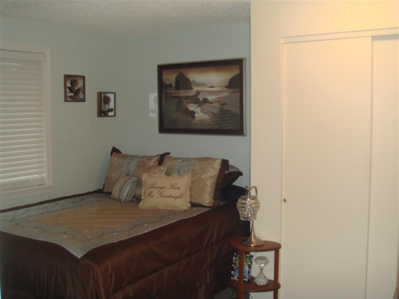 26812 E Wabash Ave - Photo 11