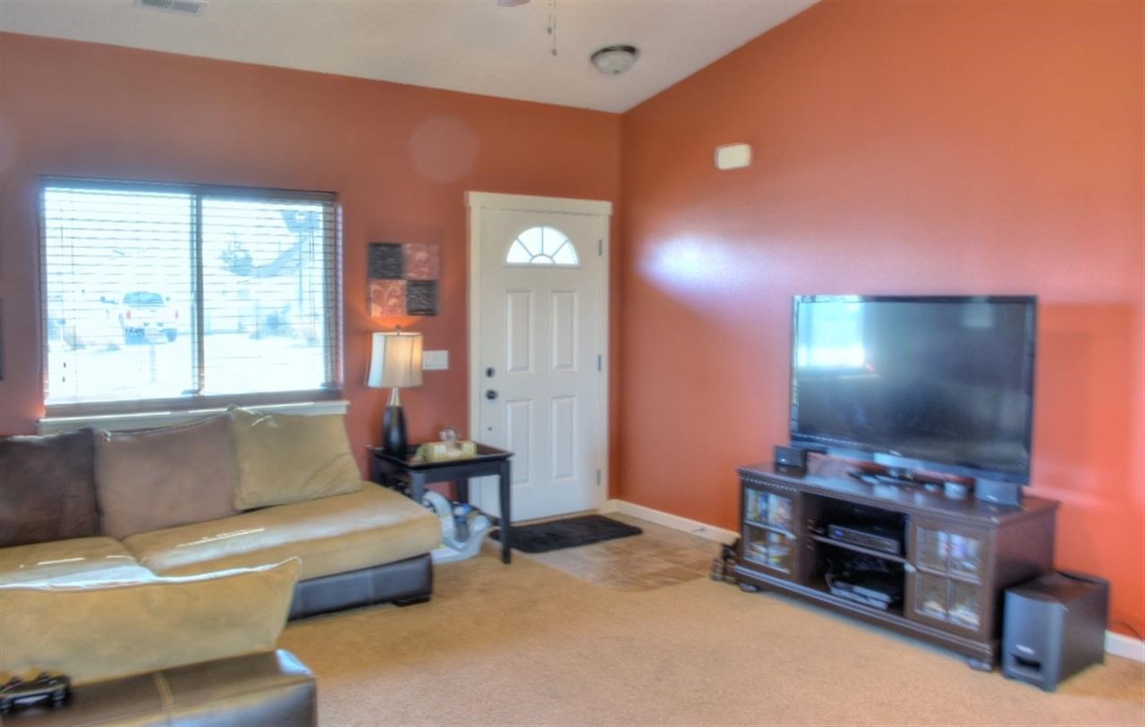 606 S Aspen St - Photo 4