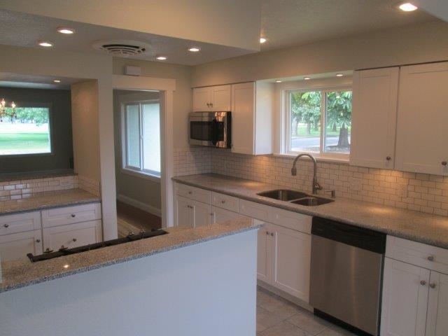 3226 N Milton St - Photo 7