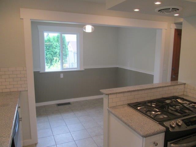 3226 N Milton St - Photo 9