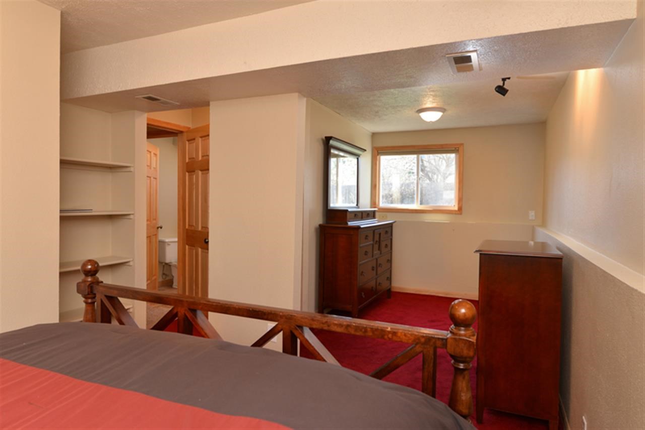 122 E Franklin - Photo 11