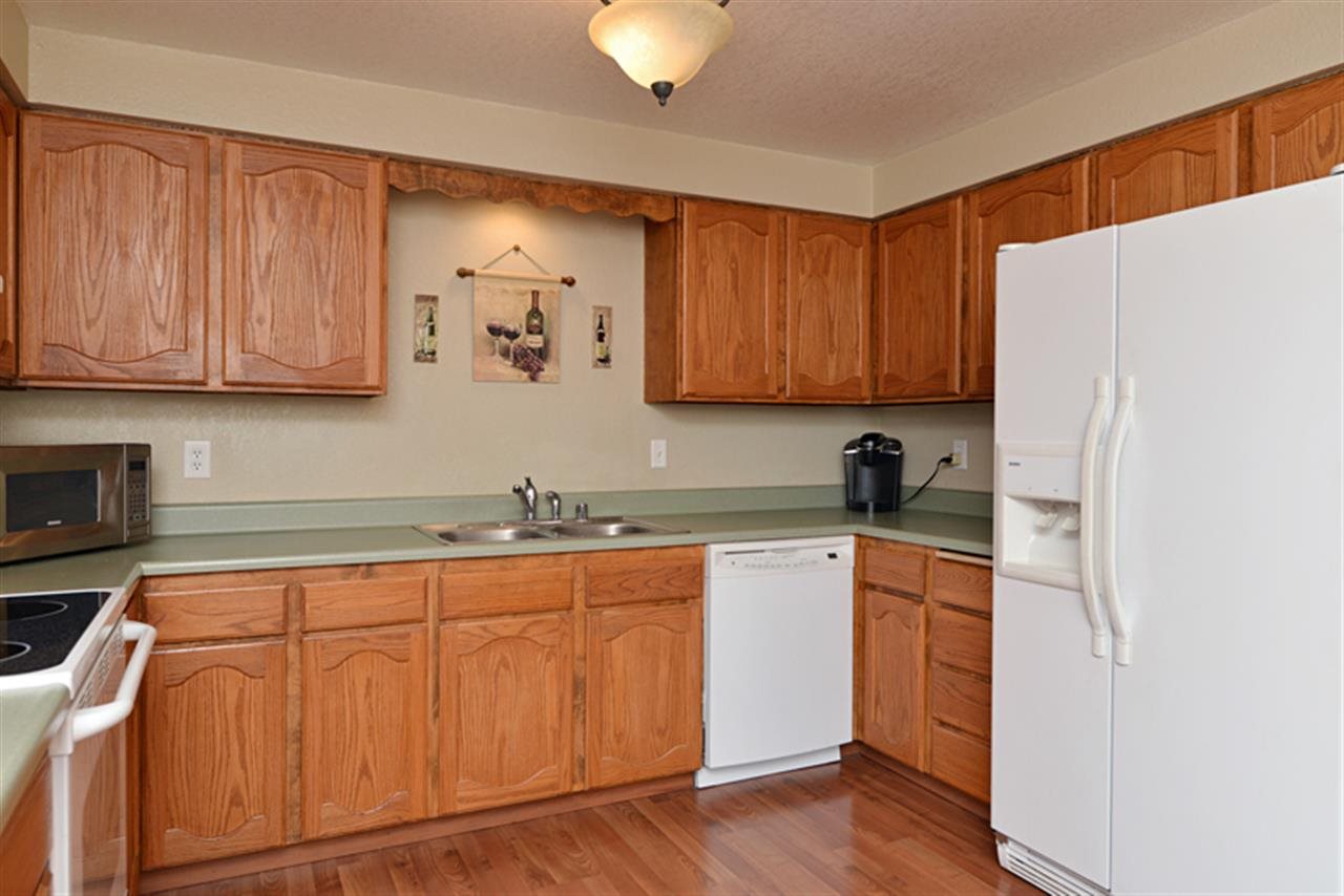 122 E Franklin - Photo 7