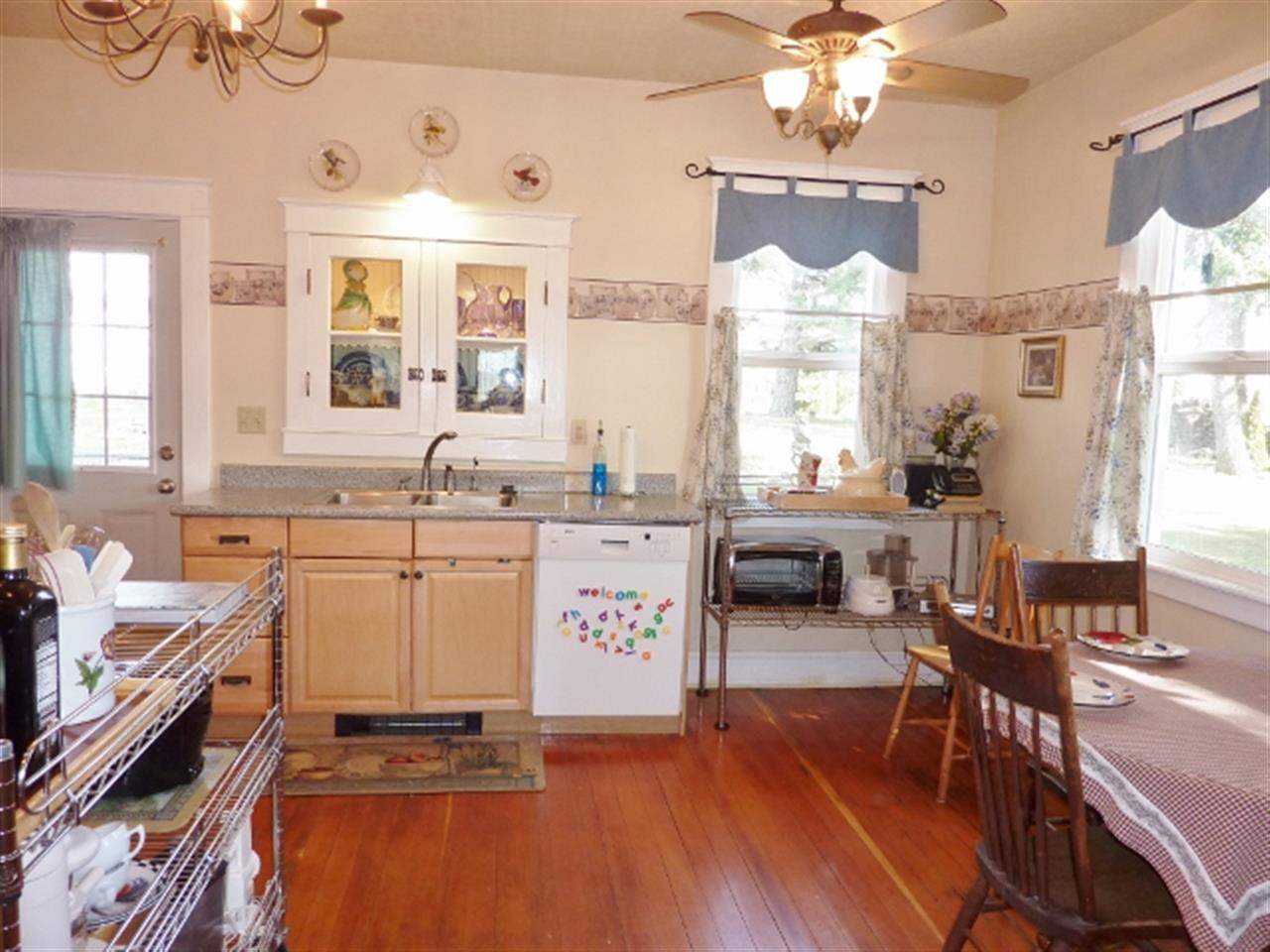 404 E E St - Photo 15
