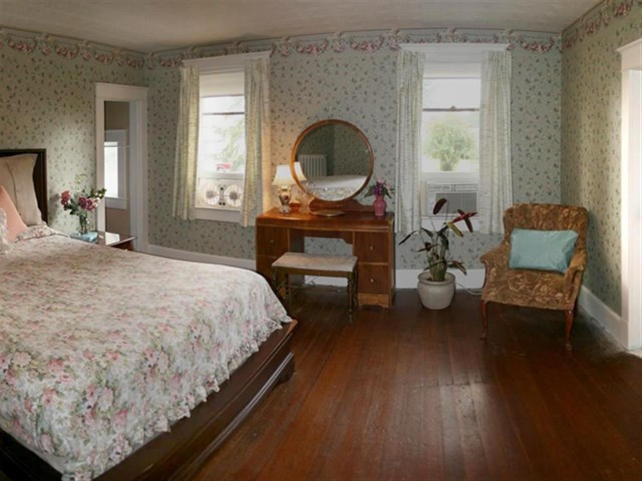 404 E E St - Photo 5