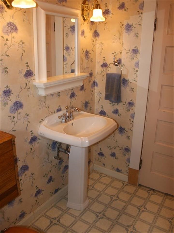 404 E E St - Photo 6