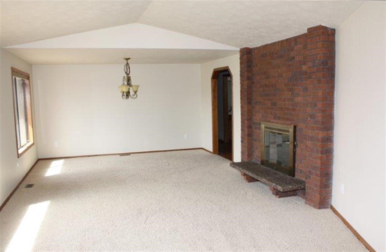 5914 W Chippewa Ct - Photo 3