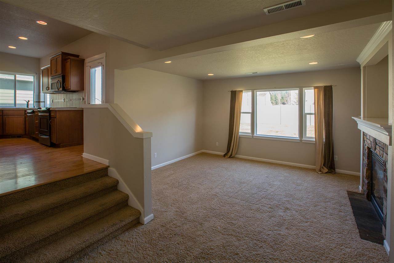 1700 N Winchester Ct - Photo 3