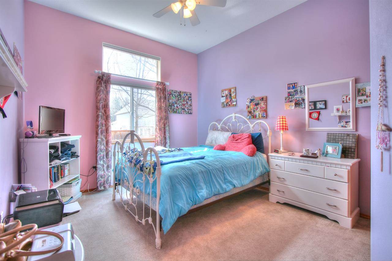 1016 E Hawk Ct - Photo 11