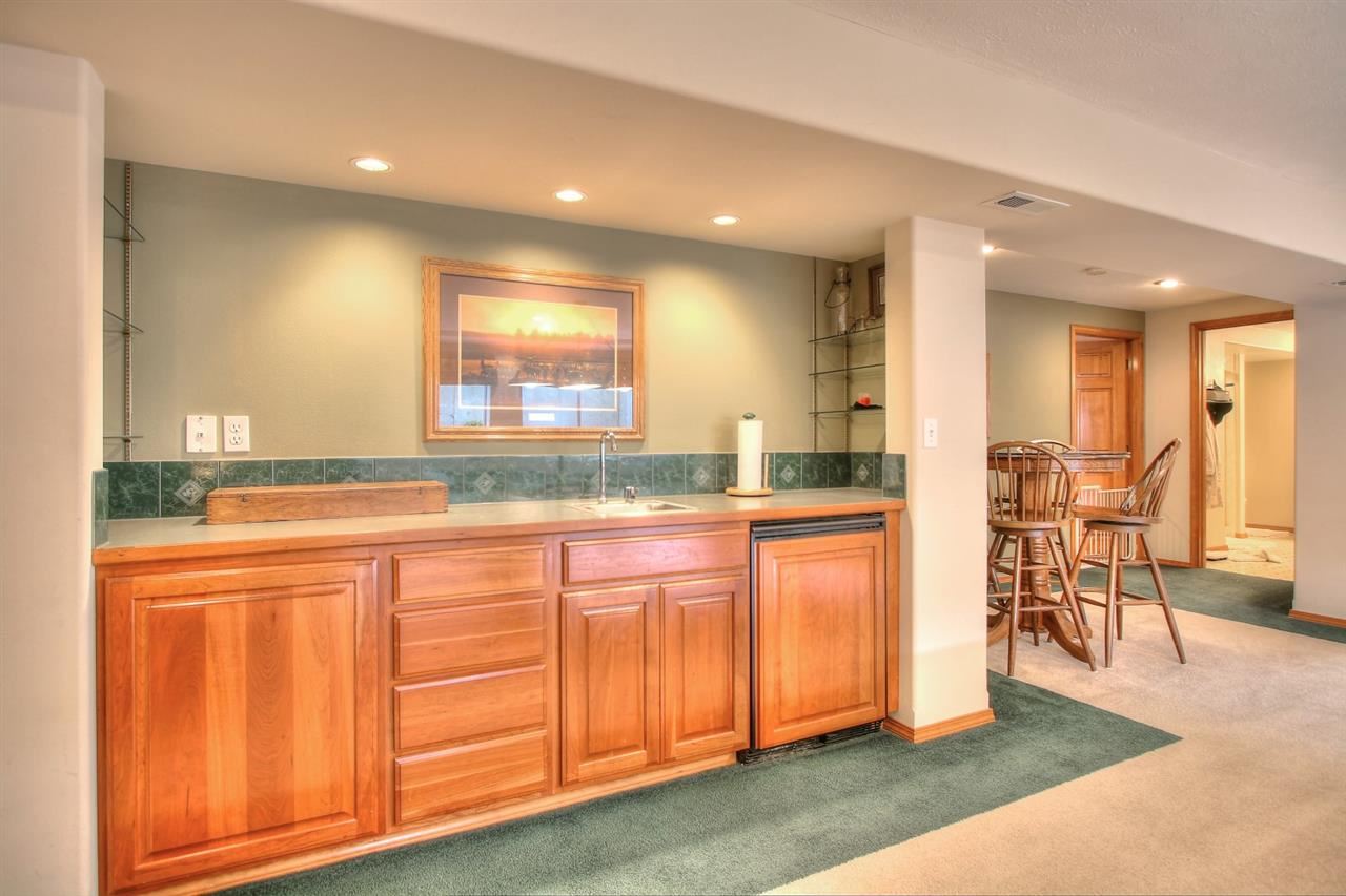 1016 E Hawk Ct - Photo 14