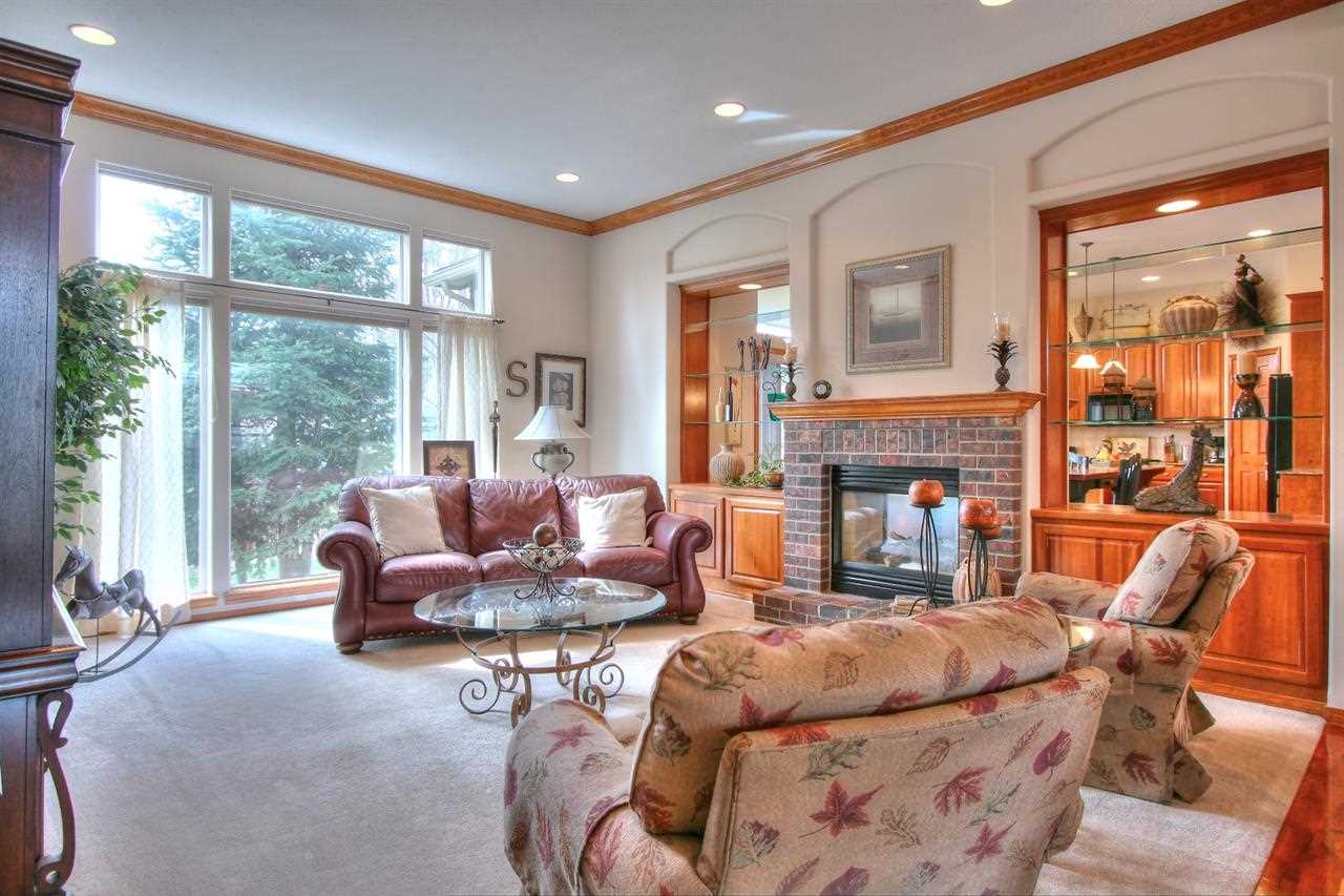1016 E Hawk Ct - Photo 4