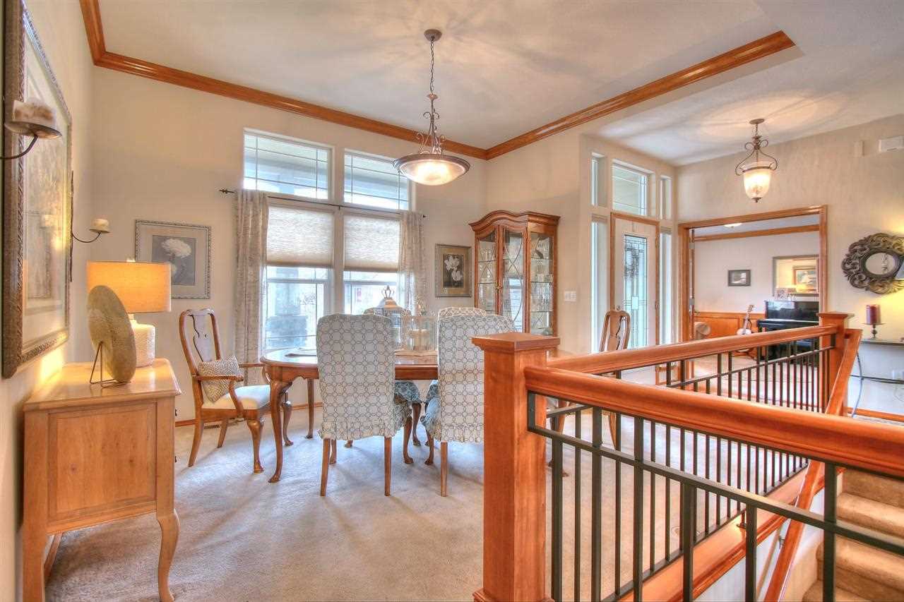 1016 E Hawk Ct - Photo 5