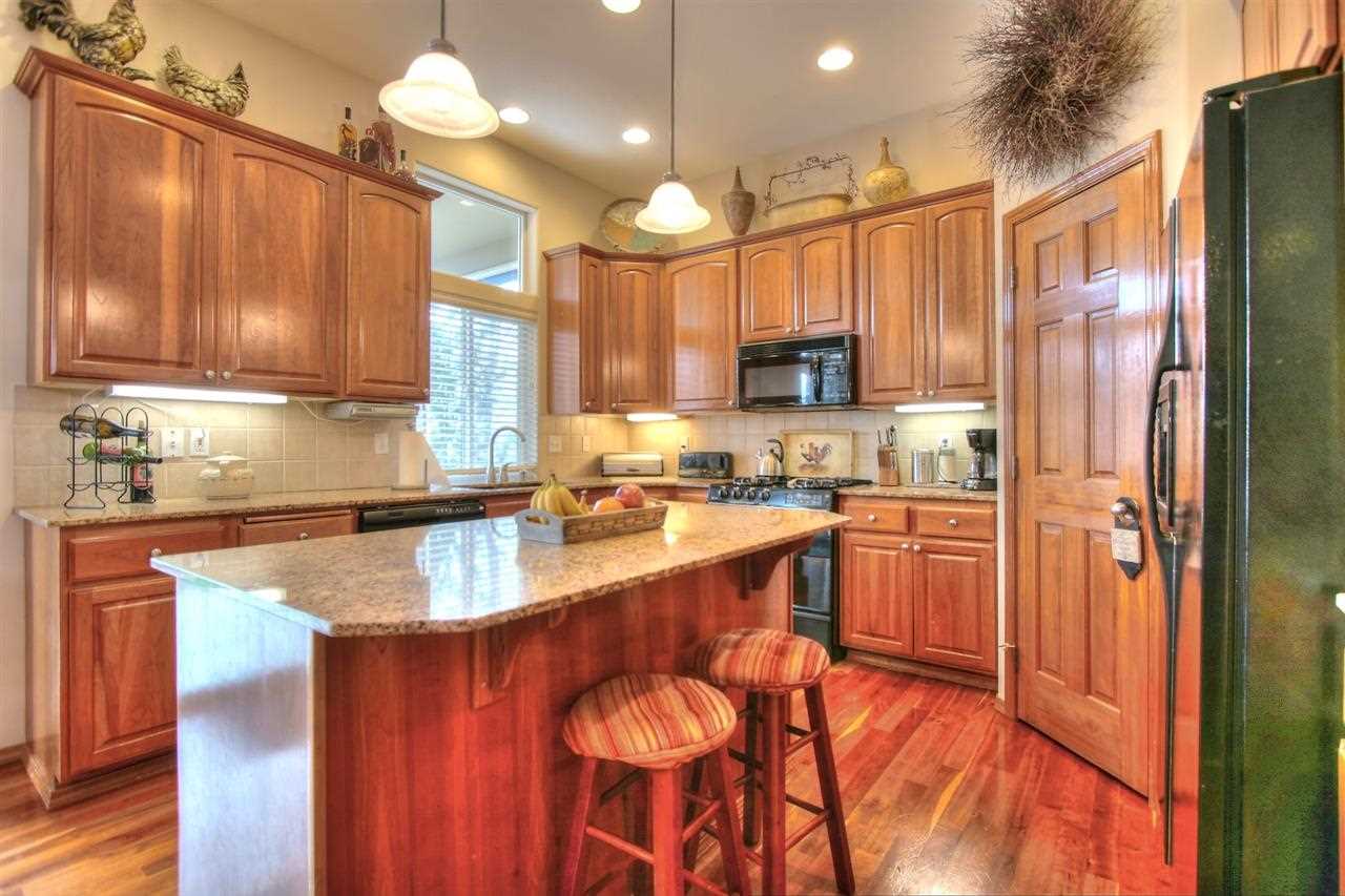 1016 E Hawk Ct - Photo 7