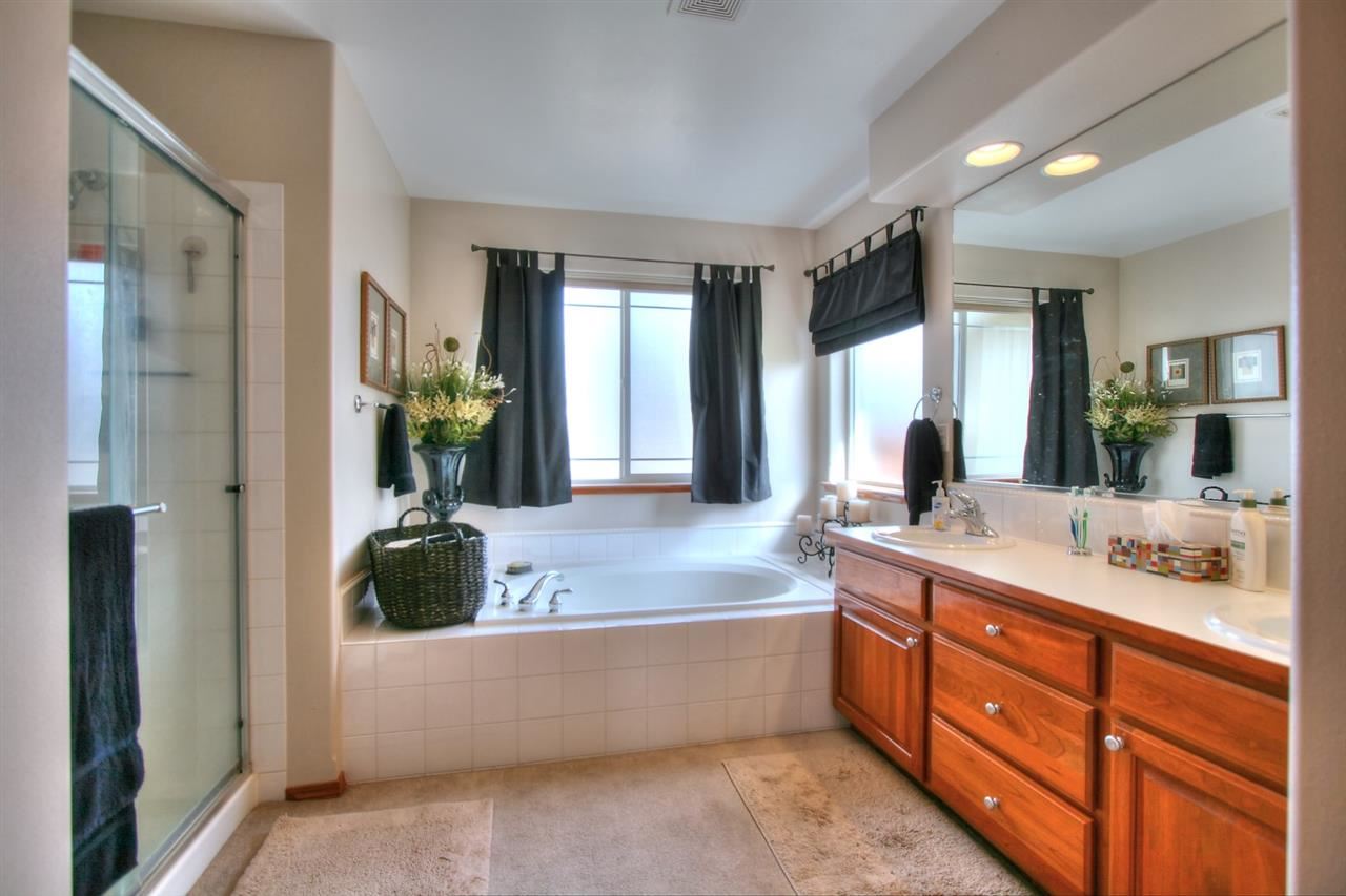 1016 E Hawk Ct - Photo 10