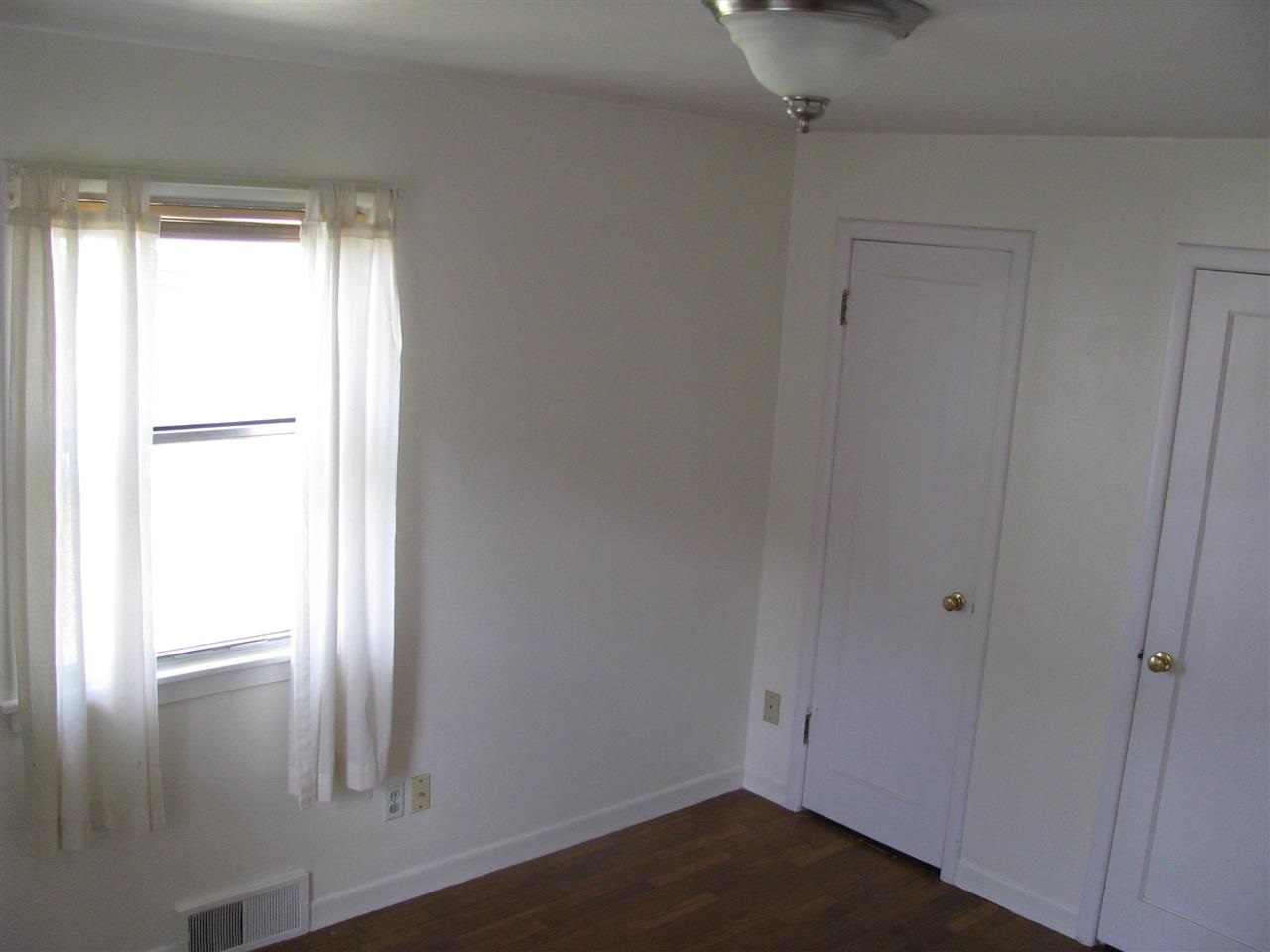 827 E Empire Ave - Photo 4