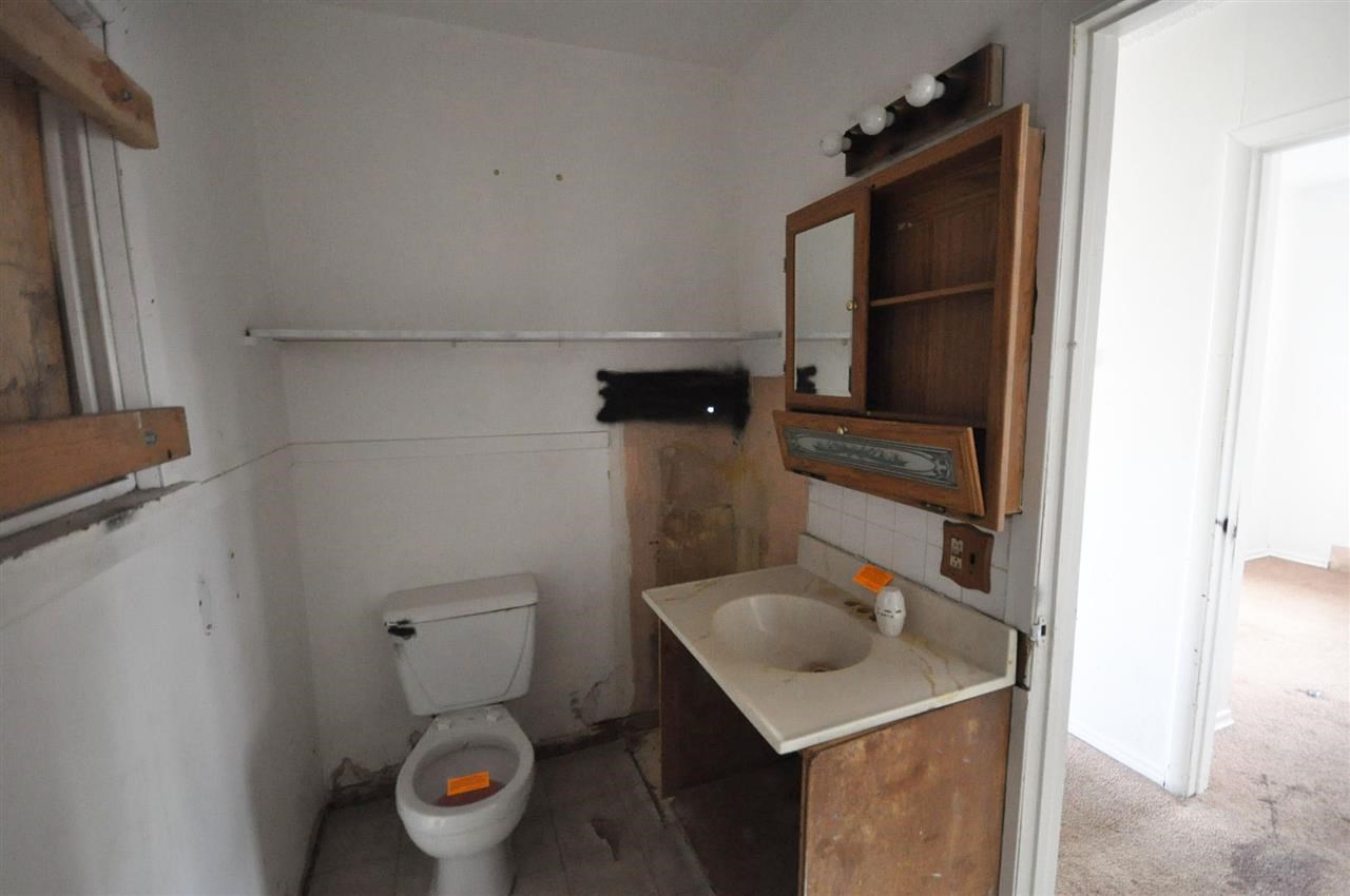 4717 N SMITH St - Photo 6