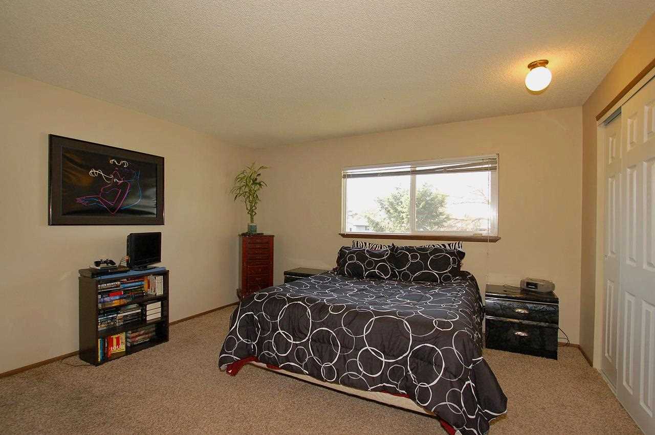 4615 N Larch - Photo 11
