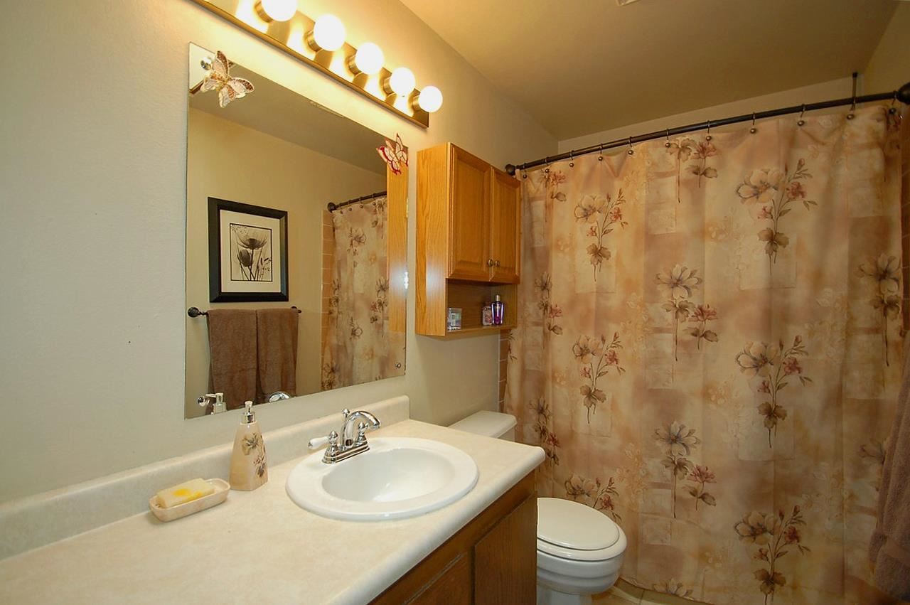 4615 N Larch - Photo 13