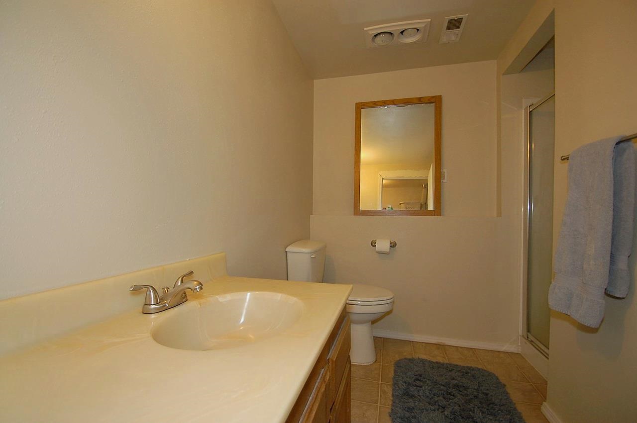 4615 N Larch - Photo 15